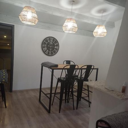 Afa Butrone Sarrola Apartment ภายนอก รูปภาพ