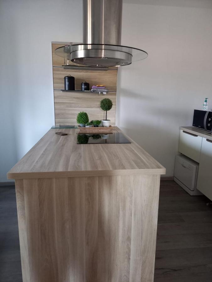 Afa Butrone Sarrola Apartment ภายนอก รูปภาพ